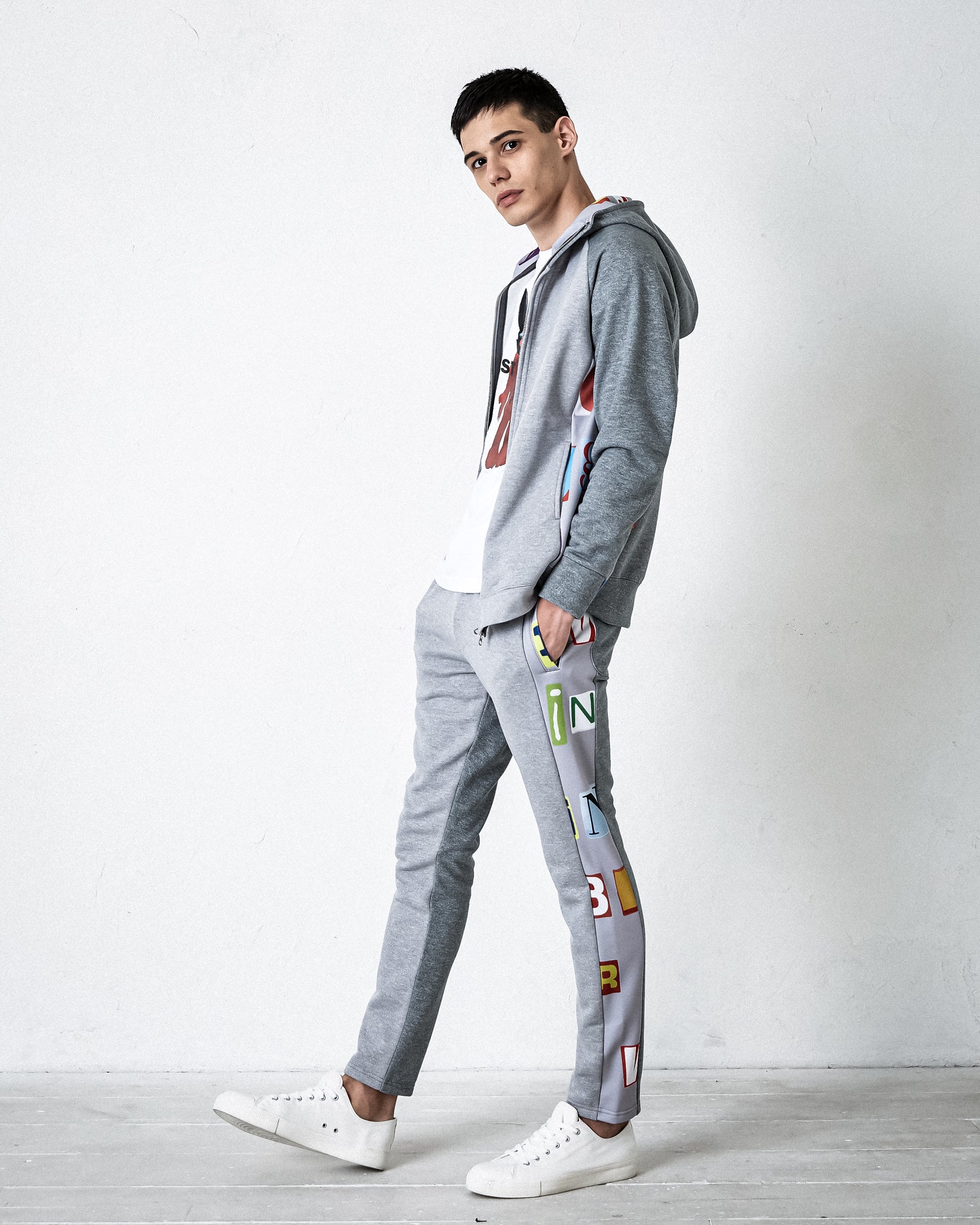 MAXSIX パーカー MAXSIX PRINTED PARKA – MIKIOART.TOKYO Official Store